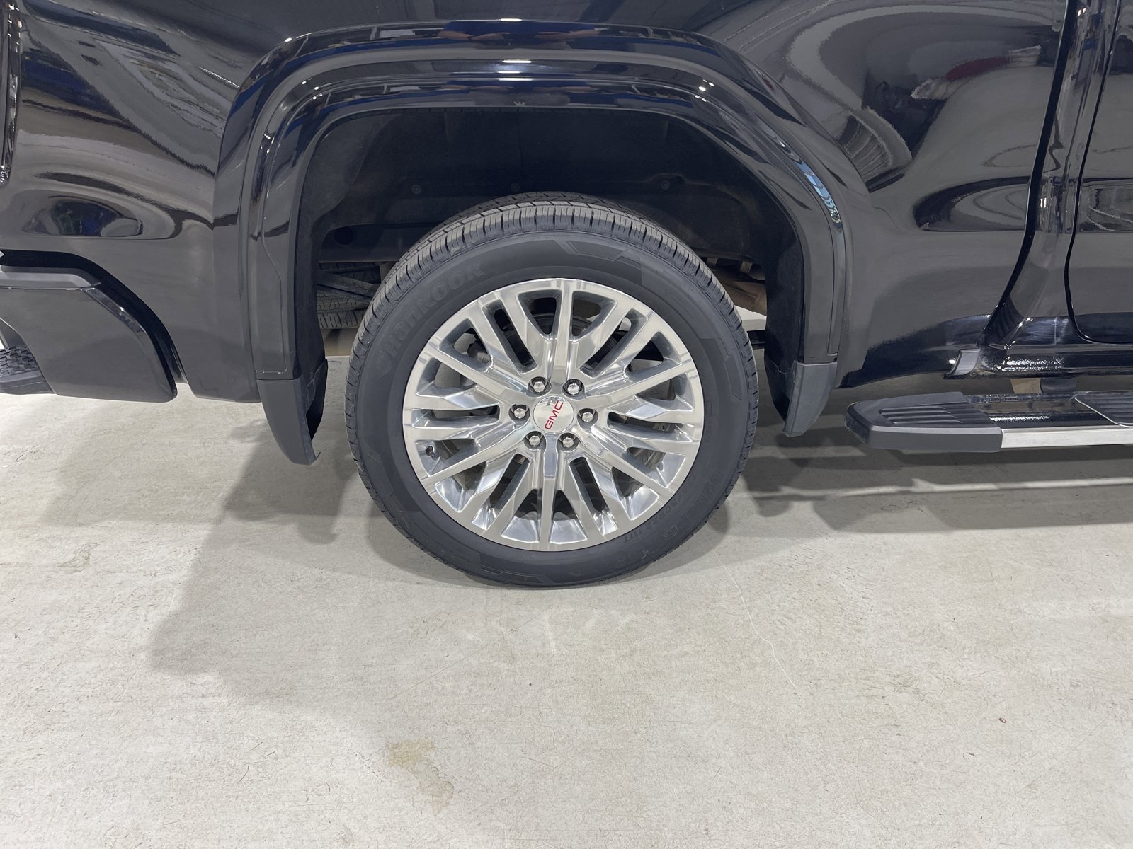 Used 2024 GMC Sierra 1500 Denali w/ Technology Package AWD/4WD image 10
