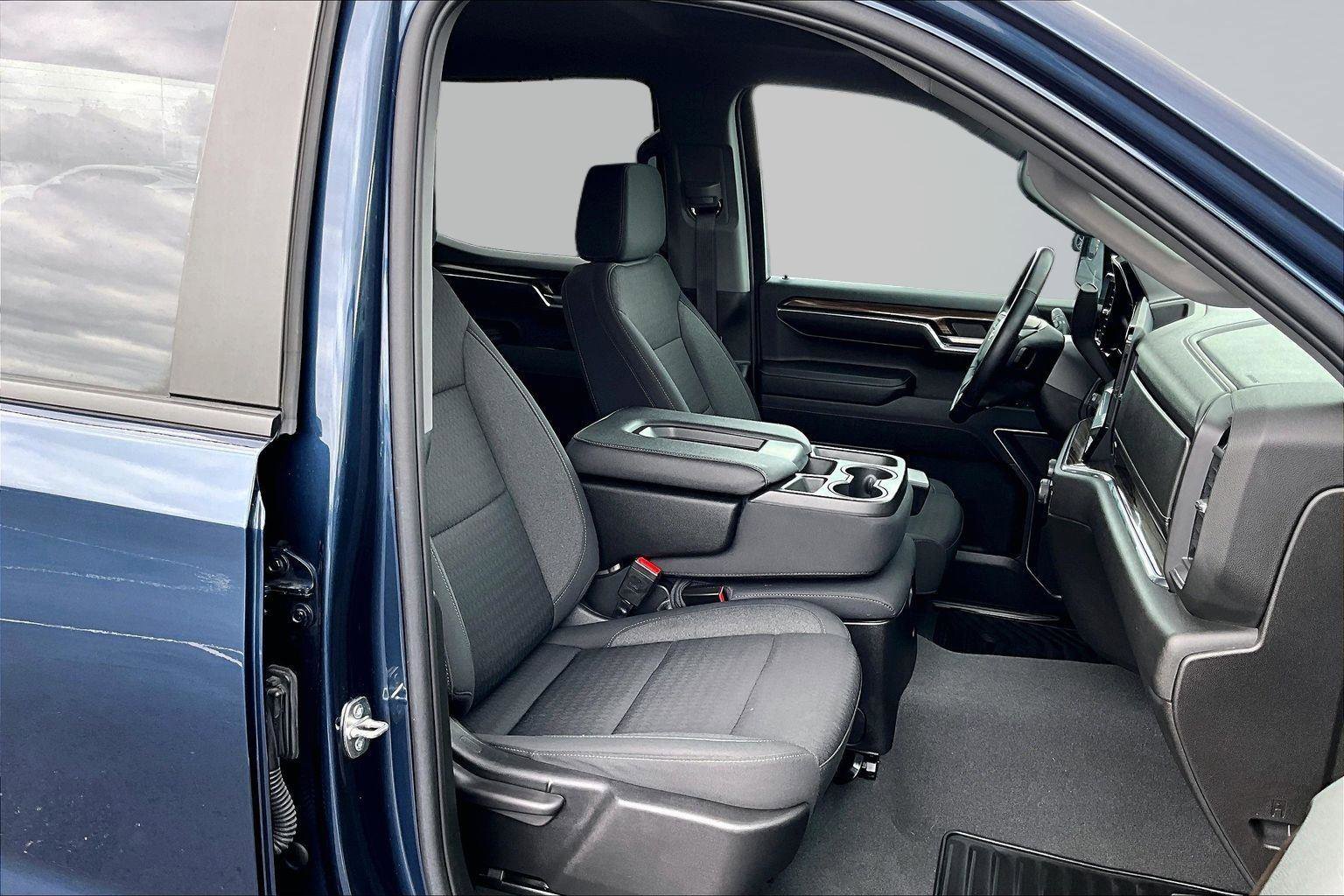 Used 2023 Chevrolet Silverado 1500 LT AWD/4WD image 8