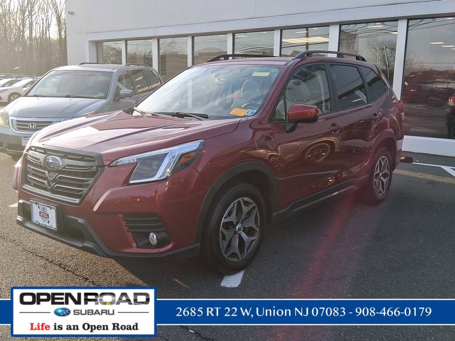 Used 2023 Subaru Forester Premium image 3