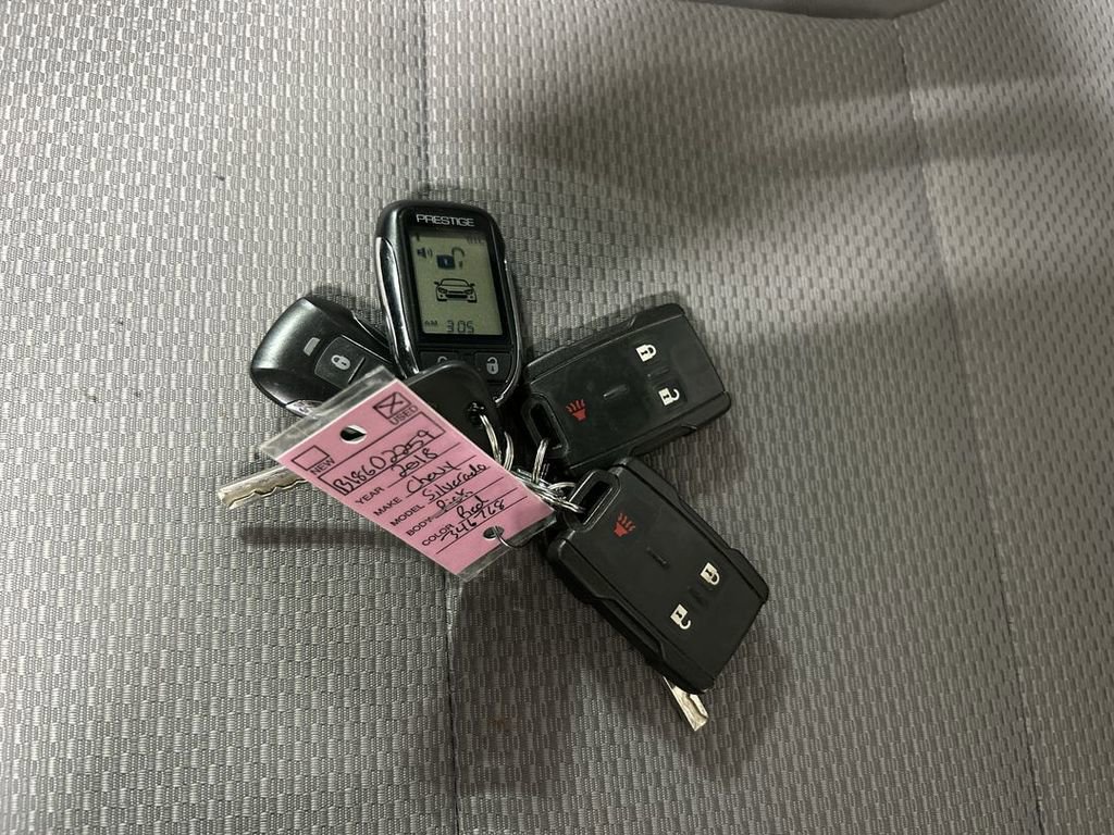 Used 2018 Chevrolet Silverado 1500 Custom w/ Custom Value Package image 12