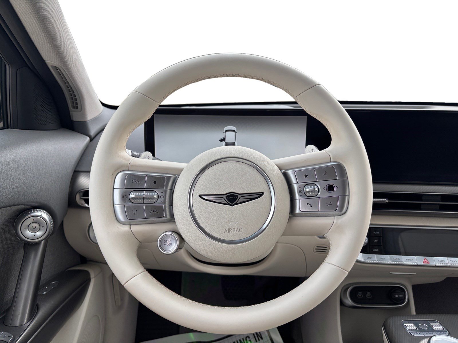 Used 2024 Genesis GV60 RWD image 12