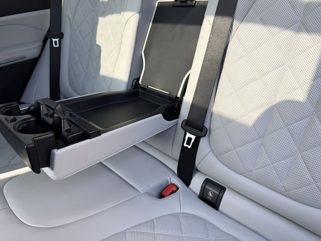 Used 2025 BMW X5 sDrive40i w/ M Sport Package image 11