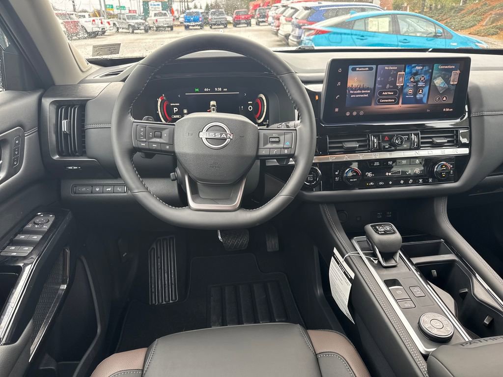 New 2026 Nissan Pathfinder Platinum image 14