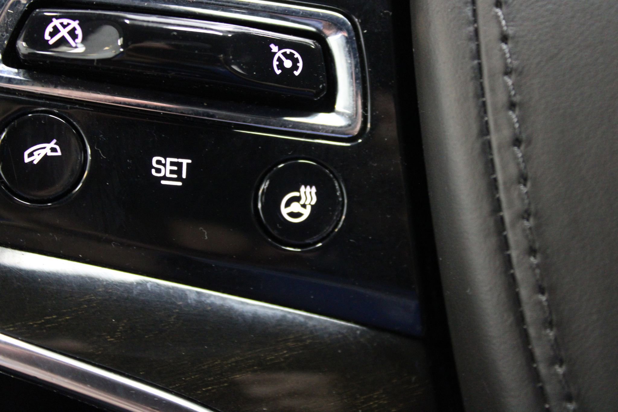 Used 2020 Cadillac Escalade ESV Platinum AWD/4WD image 43