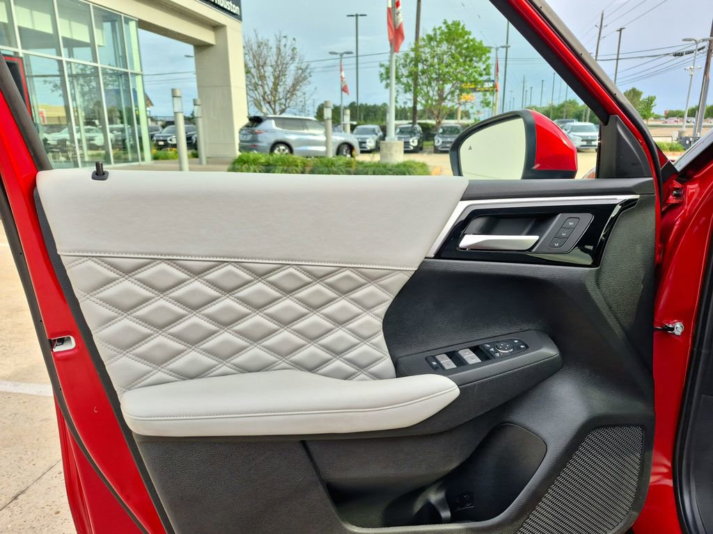 Used 2024 Mitsubishi Outlander SEL FWD image 16