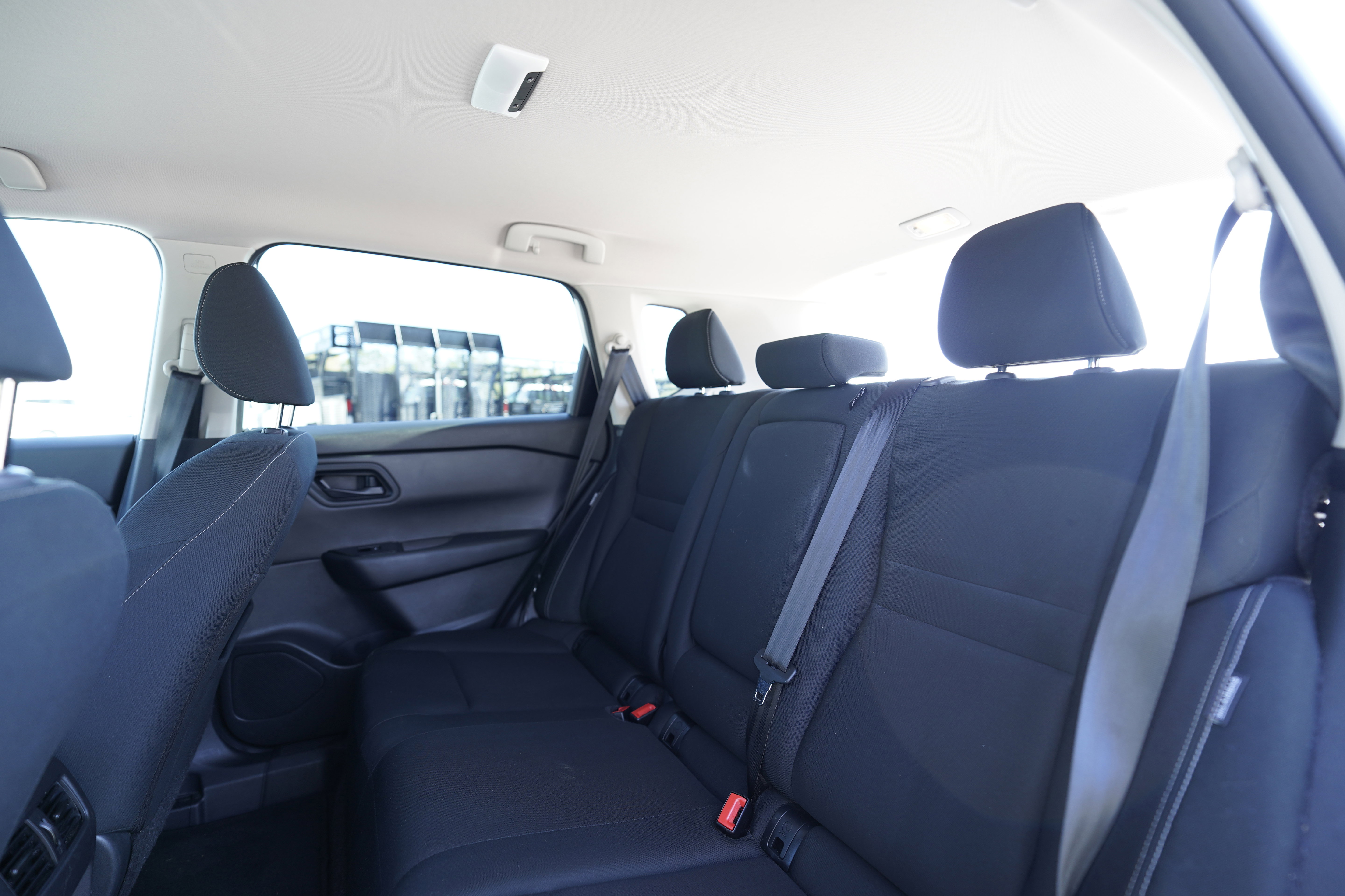 Used 2024 Nissan Rogue S image 9