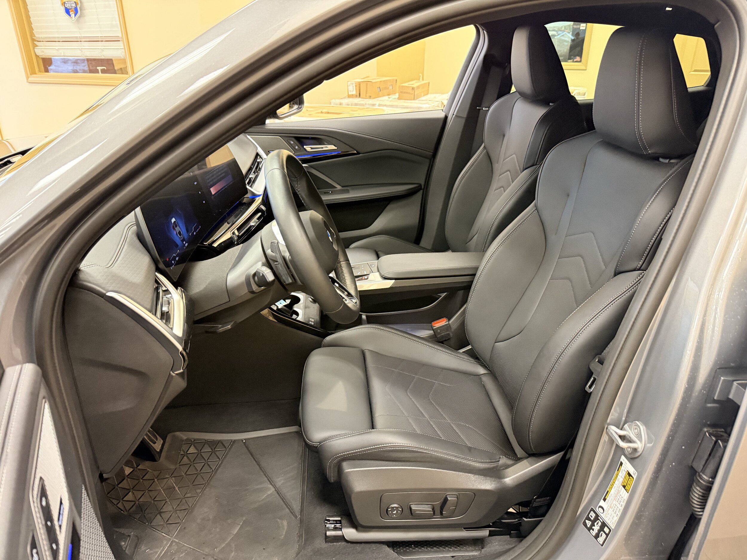 Used 2026 BMW X2 xDrive28i w/ M Sport Package AWD/4WD image 6