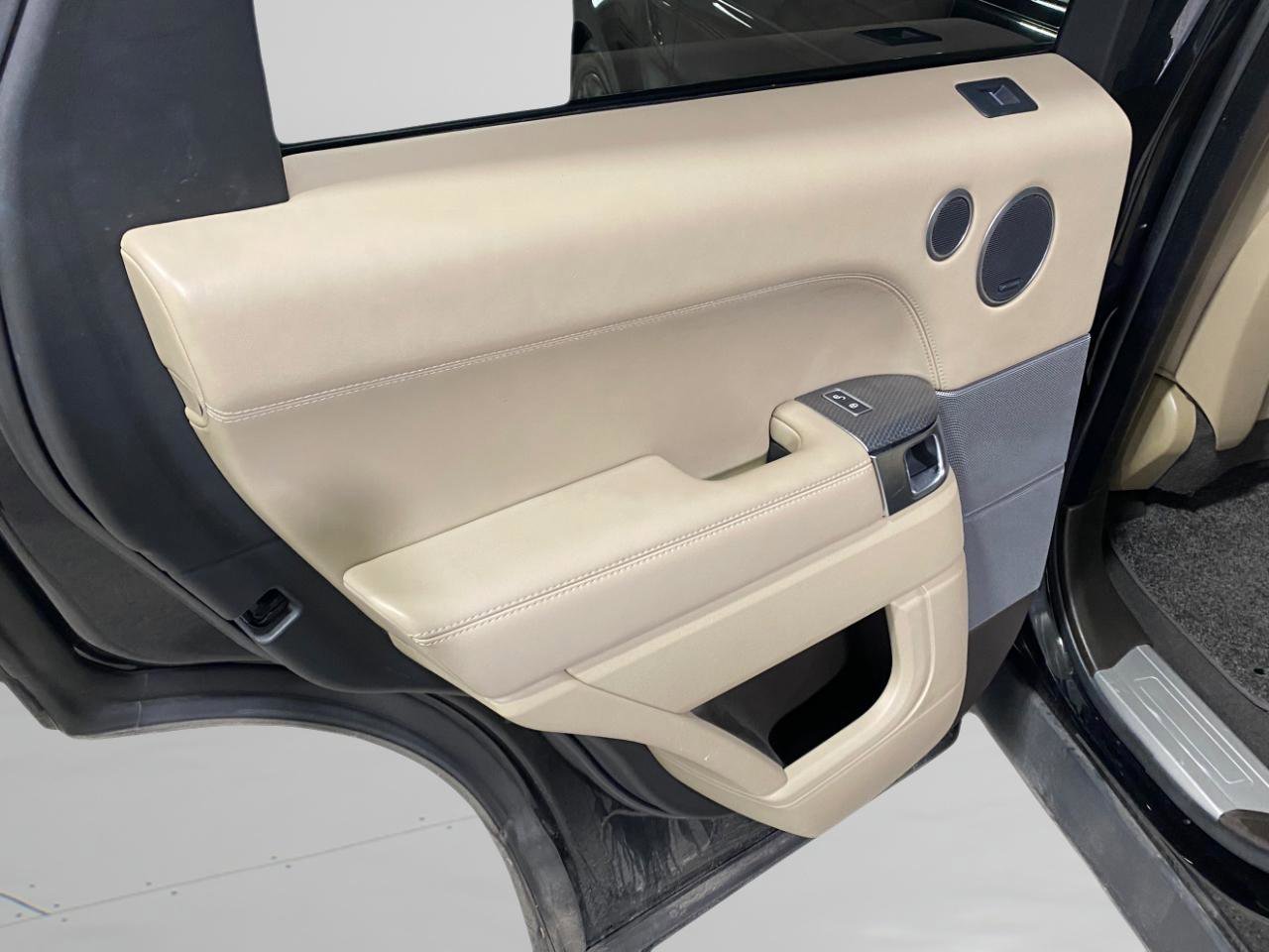 Used 2017 Land Rover Range Rover Sport HSE Dynamic image 9