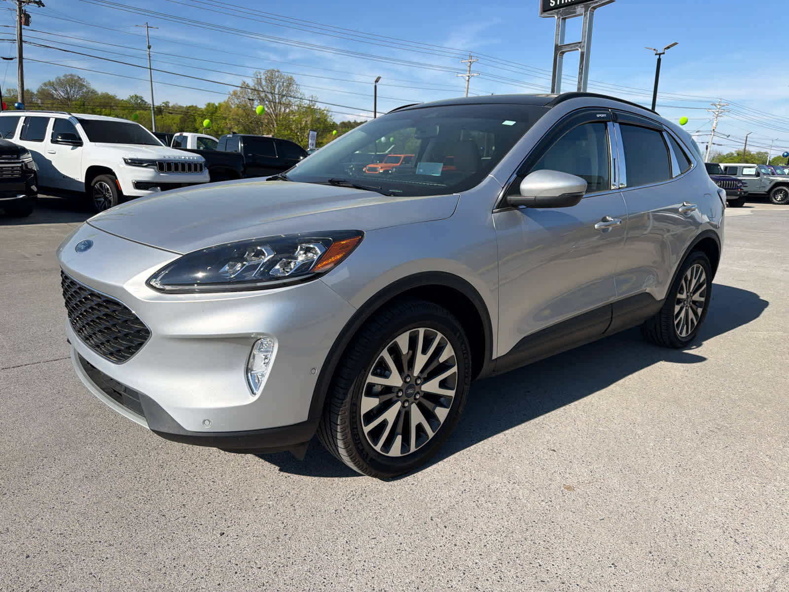 Used 2020 Ford Escape Titanium image 1