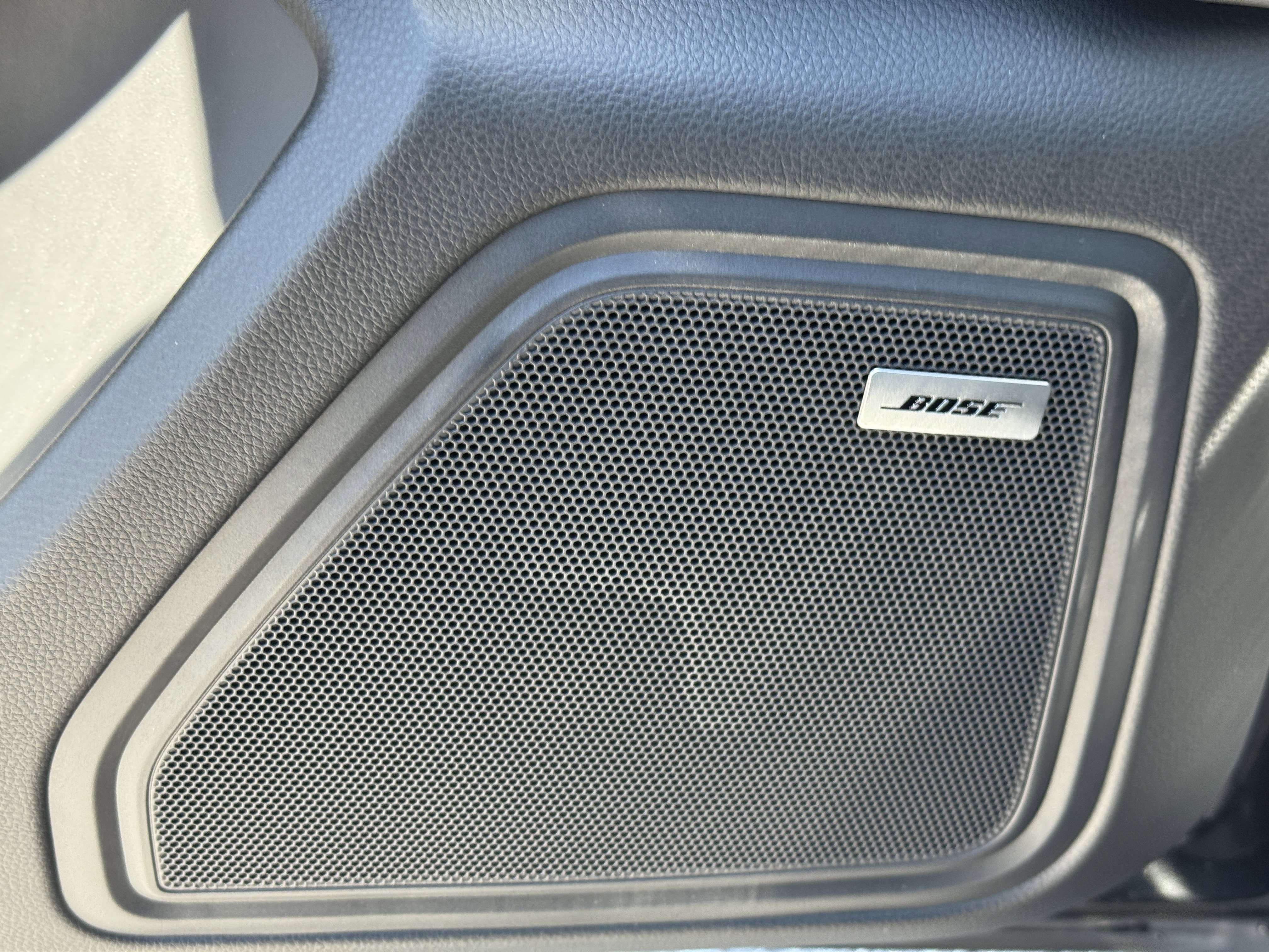 New 2026 Porsche Macan image 22