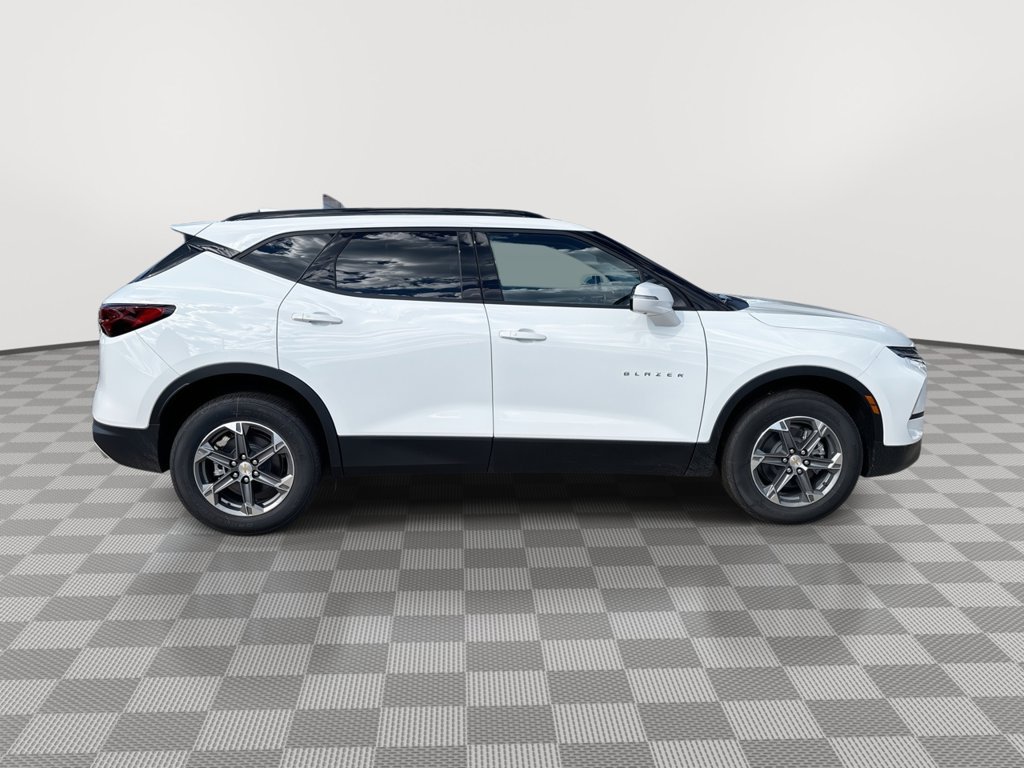 New 2026 Chevrolet Blazer LT w/ Sound & Technology Package AWD/4WD image 11