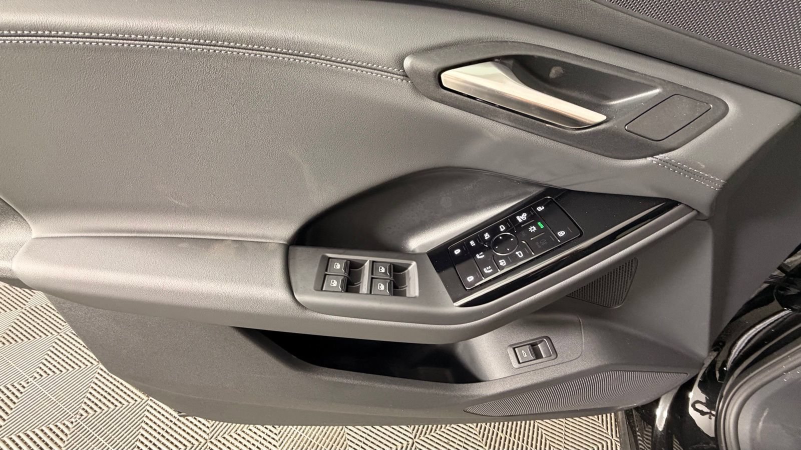 New 2027 Audi Q6 e-tron Premium Plus AWD/4WD image 14