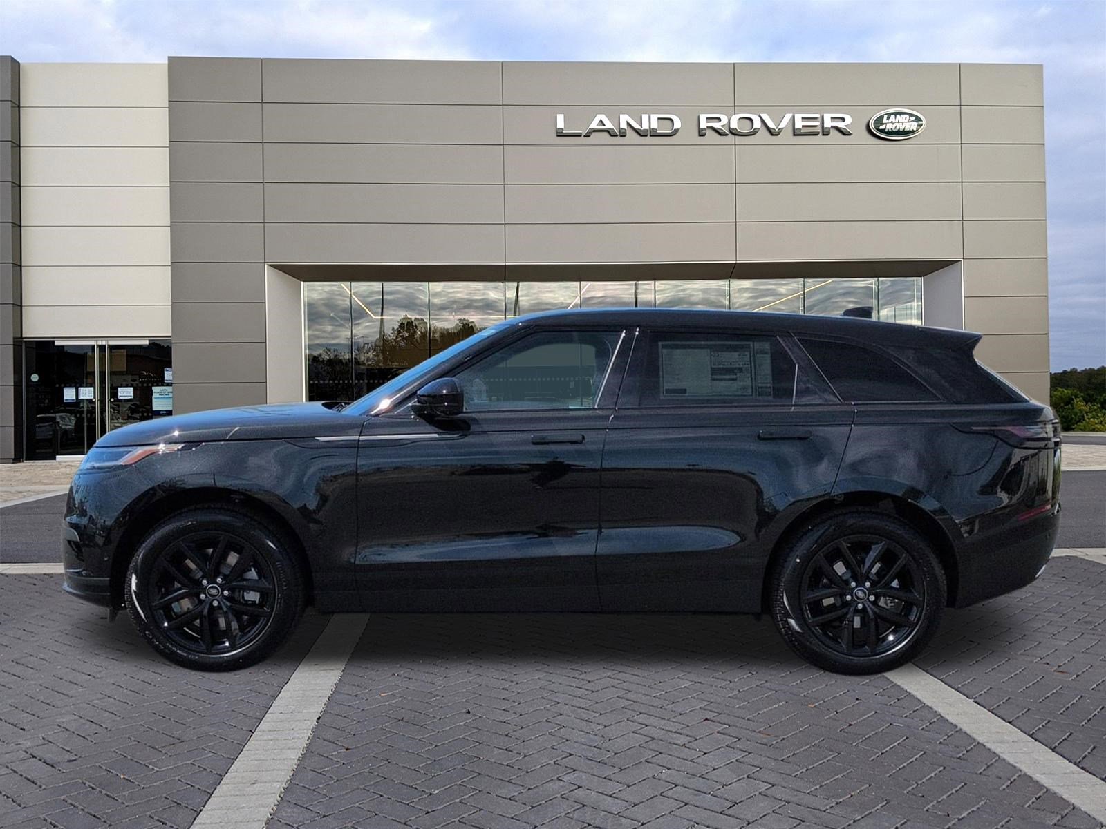 New 2026 Land Rover Range Rover Velar S AWD/4WD image 8