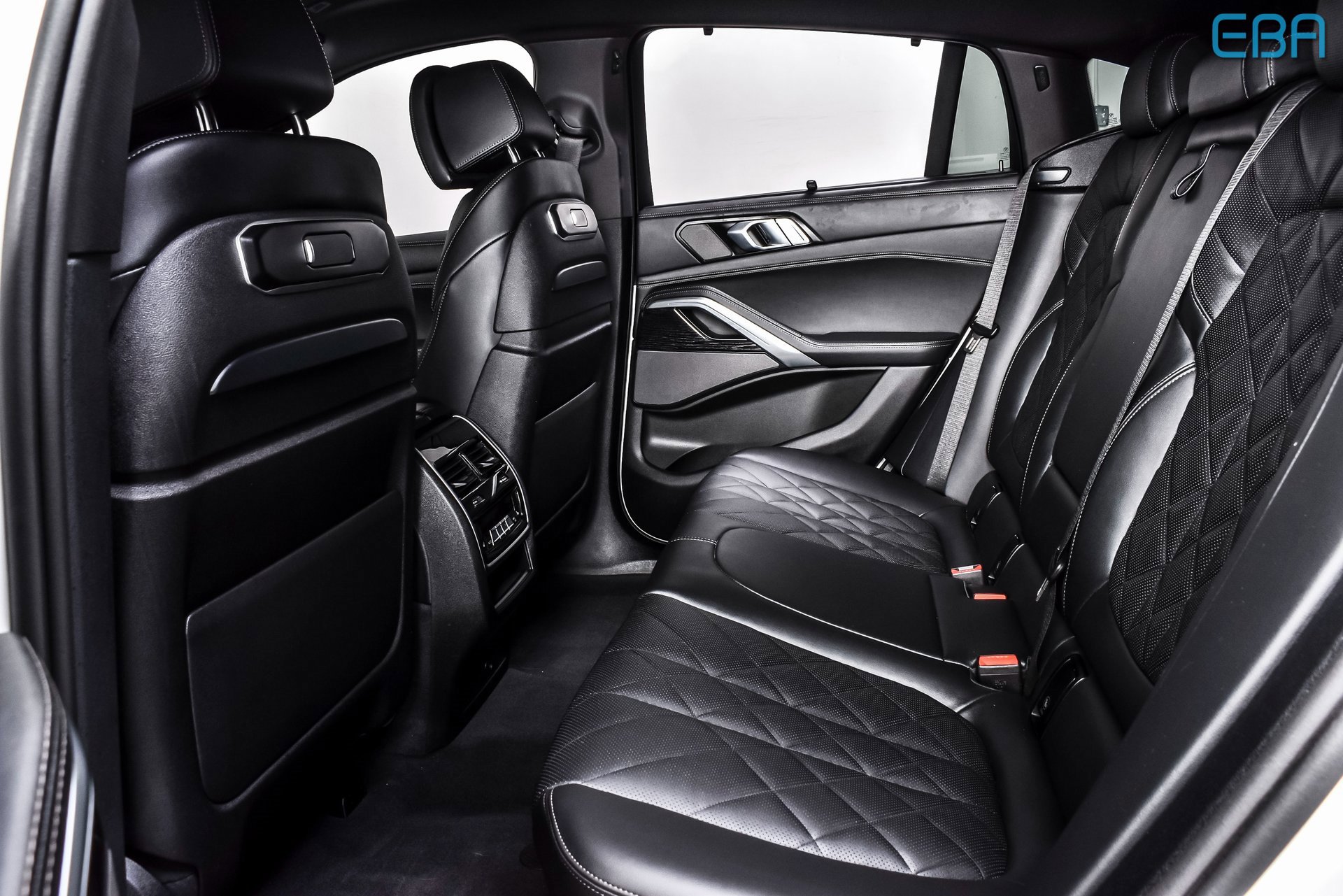 Used 2025 BMW X6 xDrive40i w/ Executive Package image 21