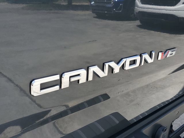 Used 2017 GMC Canyon SLT w/ Driver Alert Package RWD image 9