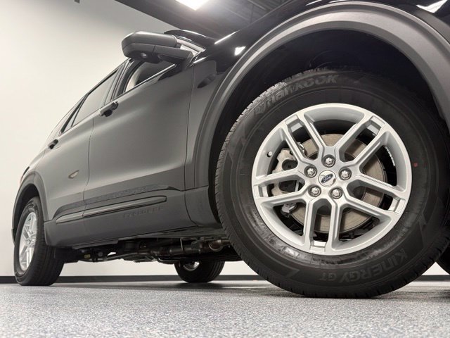 New 2026 Ford Explorer Active w/ Active Comfort Package RWD image 2