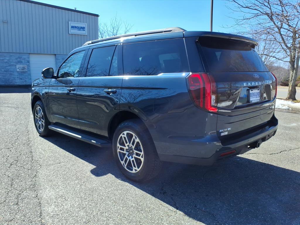 New 2026 Ford Expedition Active image 7