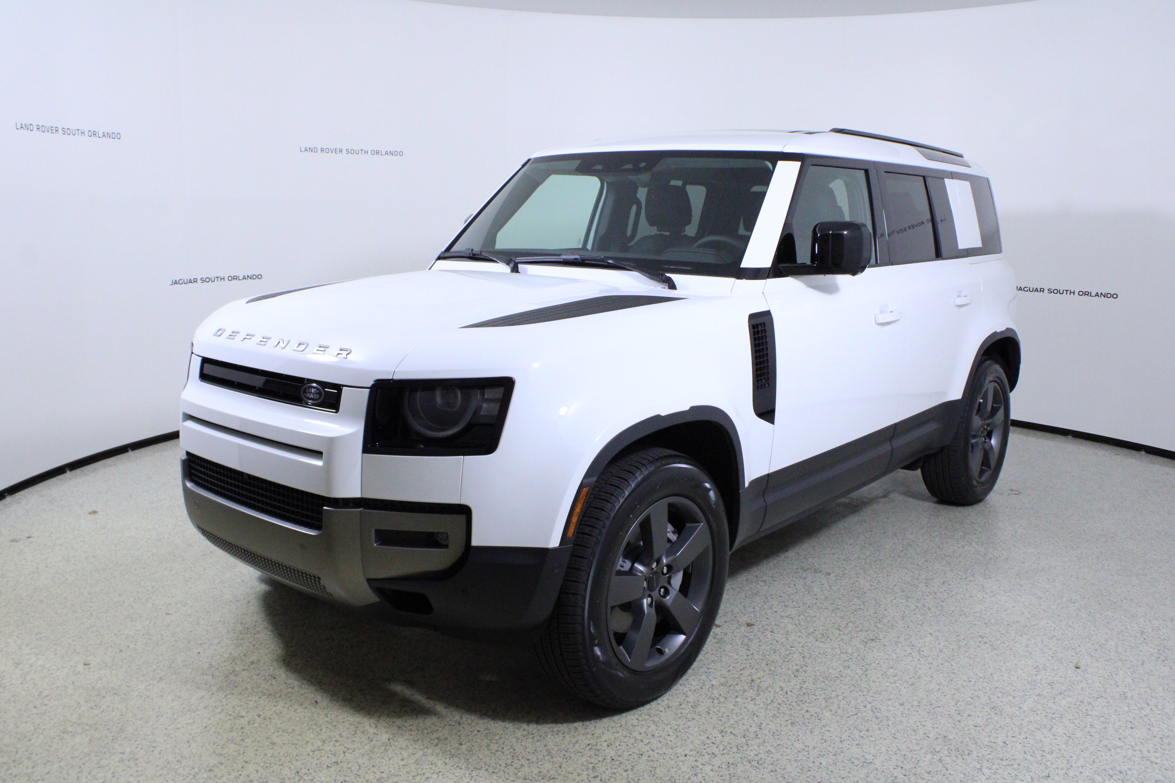 Used 2026 Land Rover Defender 110 S AWD/4WD image 4