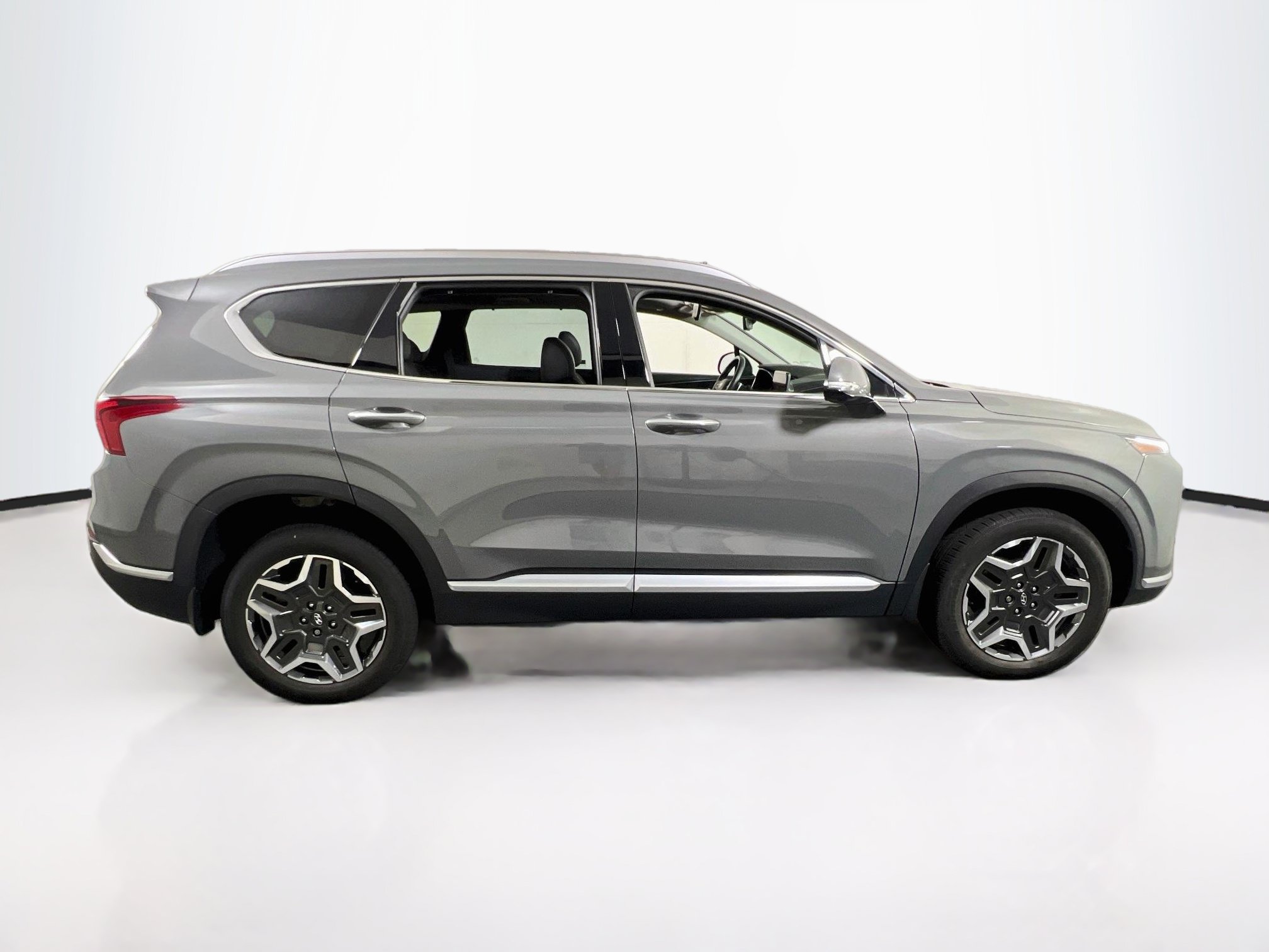 Used 2023 Hyundai Santa Fe SEL Premium w/ Cargo Package AWD/4WD image 4
