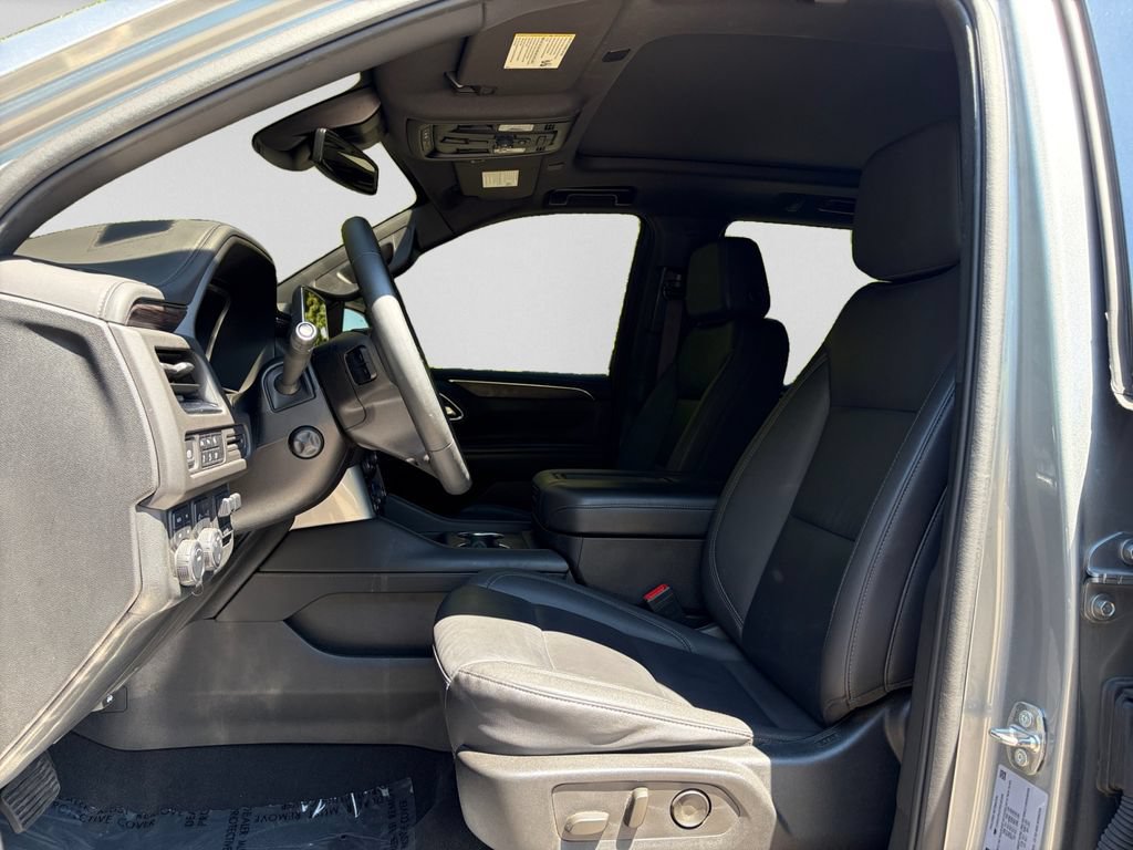Used 2024 Chevrolet Tahoe Z71 w/ Luxury Package AWD/4WD image 15