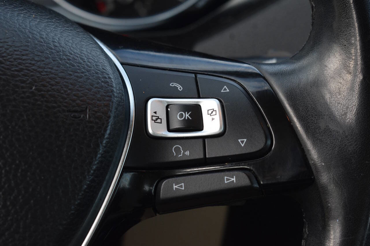 Used 2016 Volkswagen Jetta SEL image 21