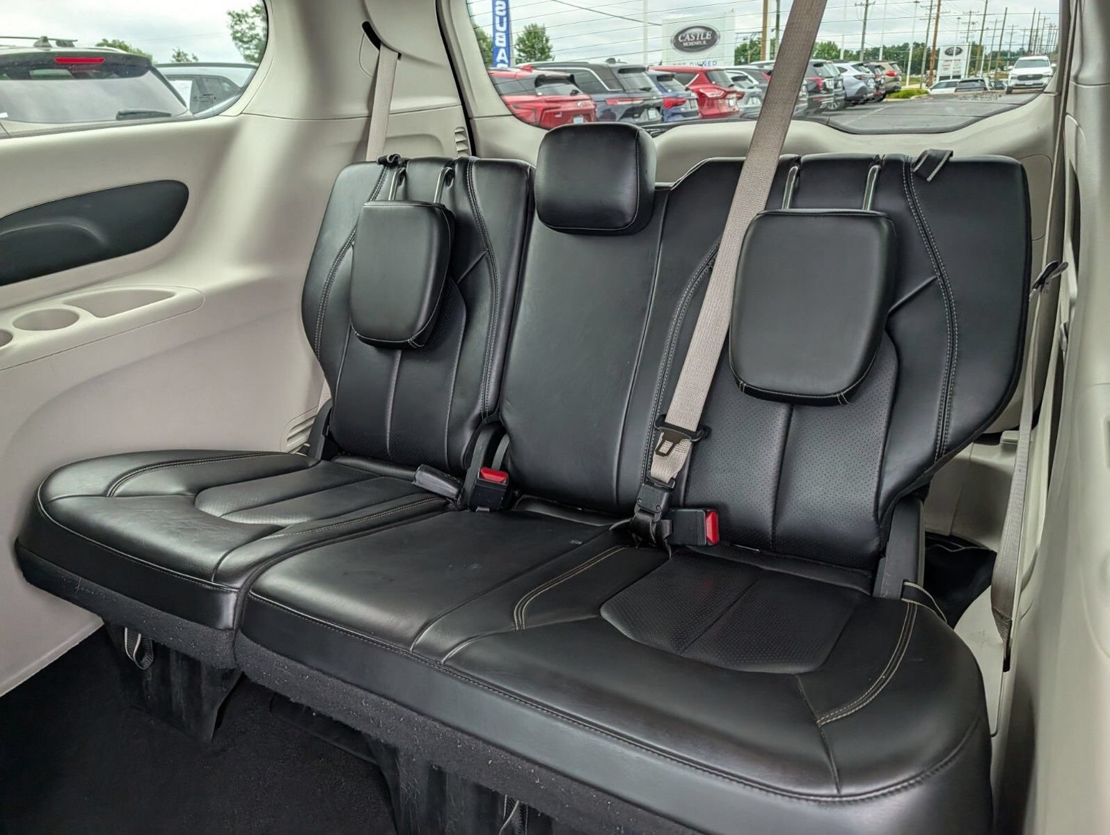 Used 2023 Chrysler Pacifica Touring-L FWD image 20