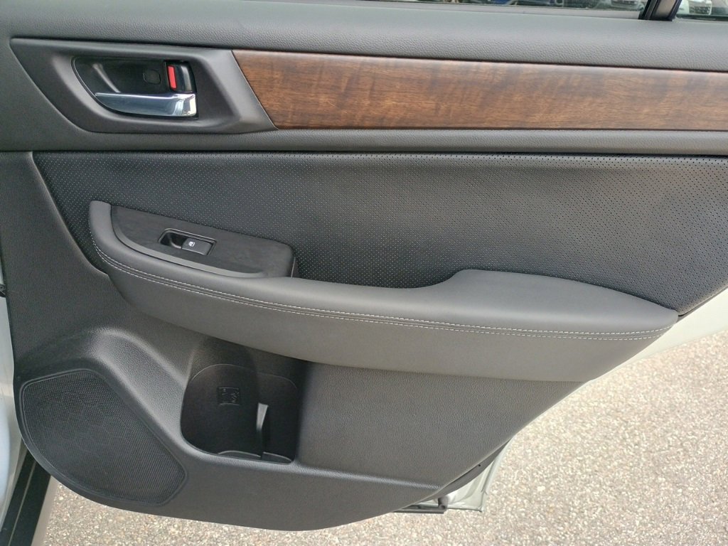 Used 2016 Subaru Outback 3.6R Limited image 19