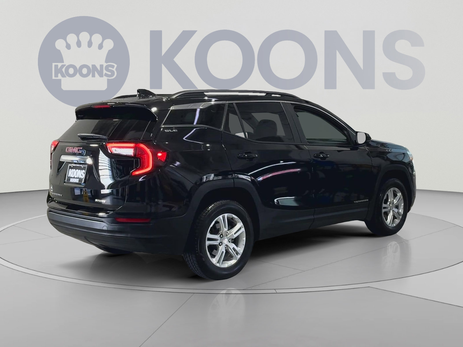 Used 2023 GMC Terrain SLE w/ Driver Convenience Package AWD/4WD image 11