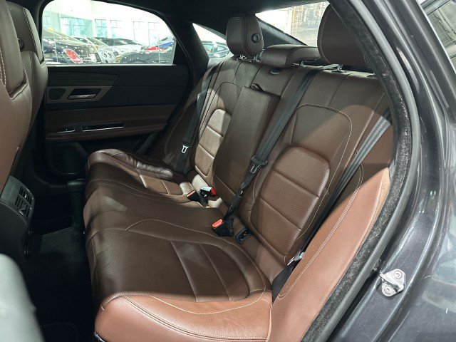 Used 2019 Jaguar XF S AWD/4WD image 5
