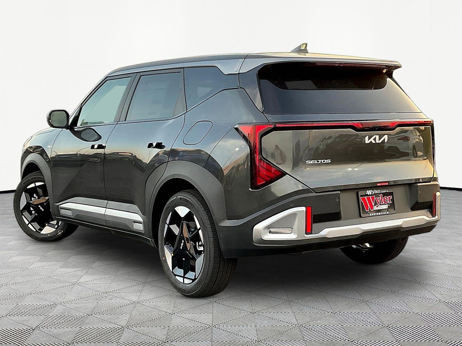 New 2027 Kia Seltos S FWD image 4