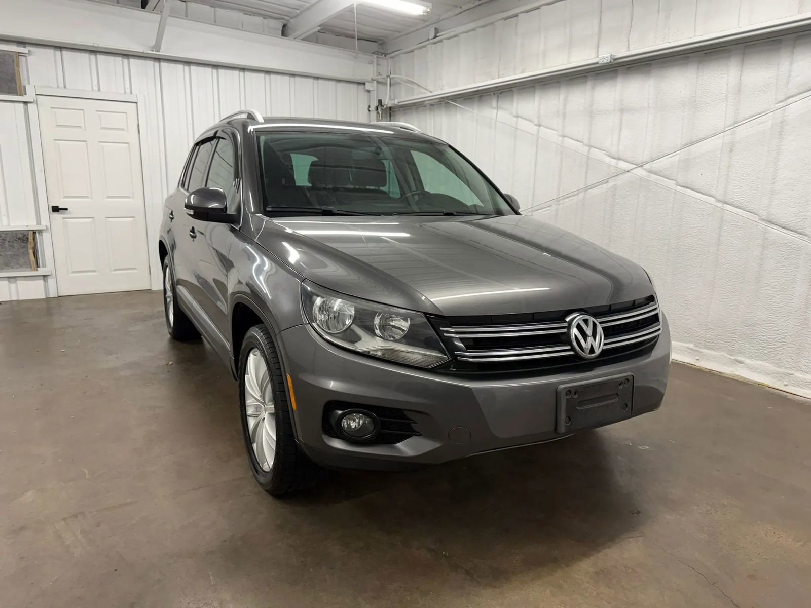 Used 2012 Volkswagen Tiguan SEL FWD image 6