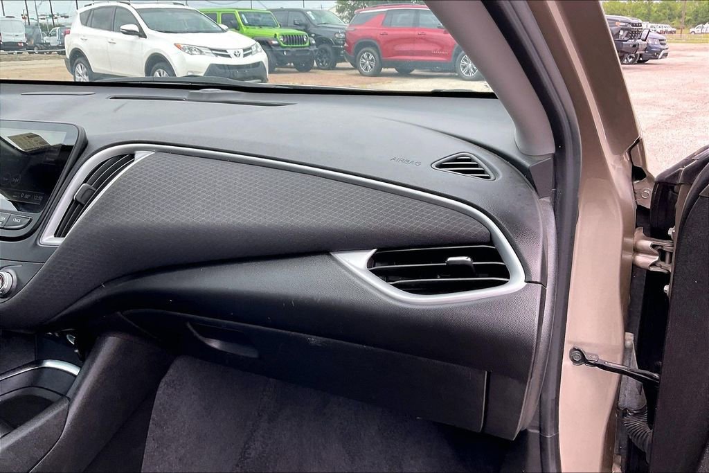Used 2023 Chevrolet Malibu LT FWD image 23