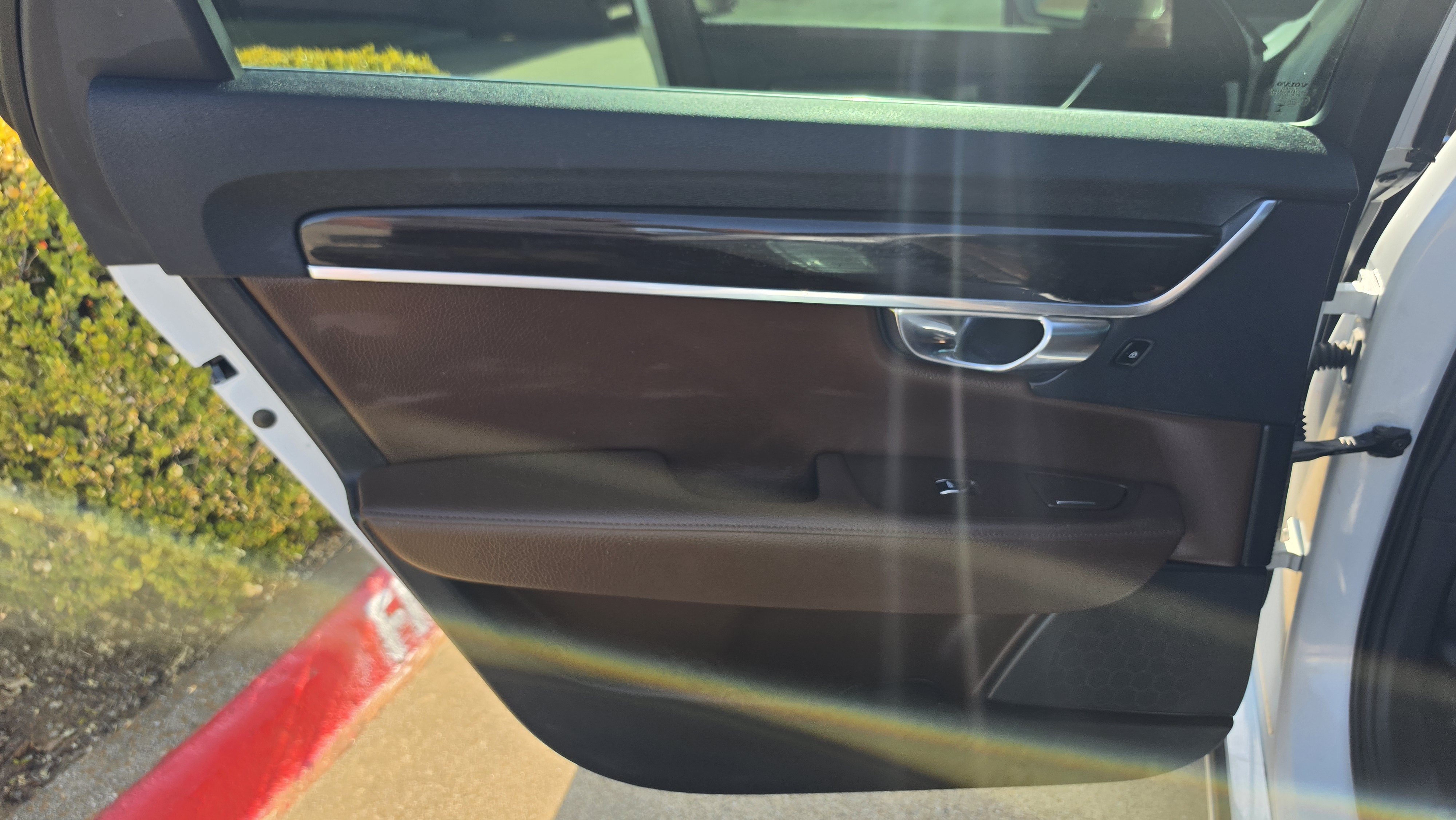 Used 2018 Volvo S90 T5 Momentum FWD image 22