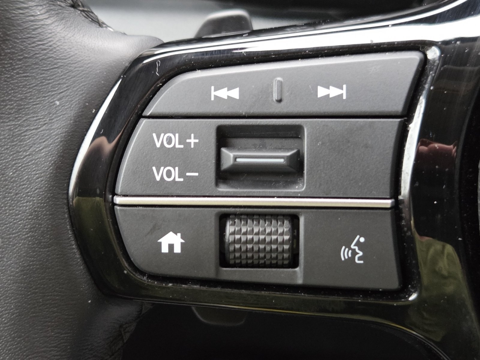 Used 2024 Honda Pilot EX-L image 11