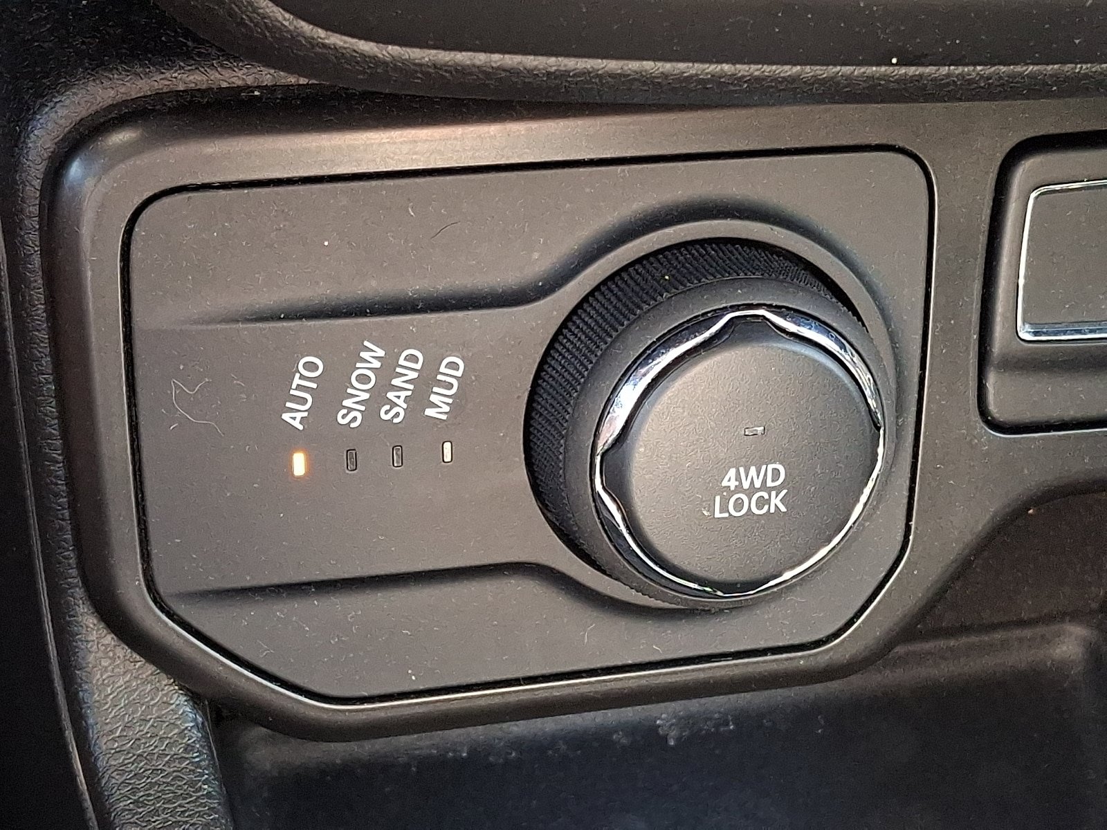 Used 2022 Jeep Renegade Latitude AWD/4WD image 24