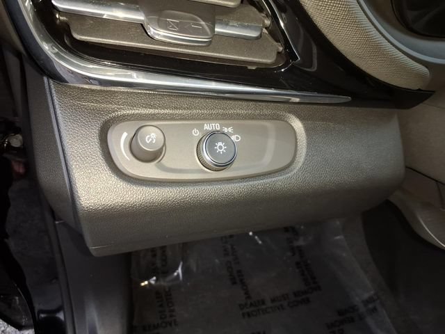 Used 2025 Buick Envista Avenir FWD image 28