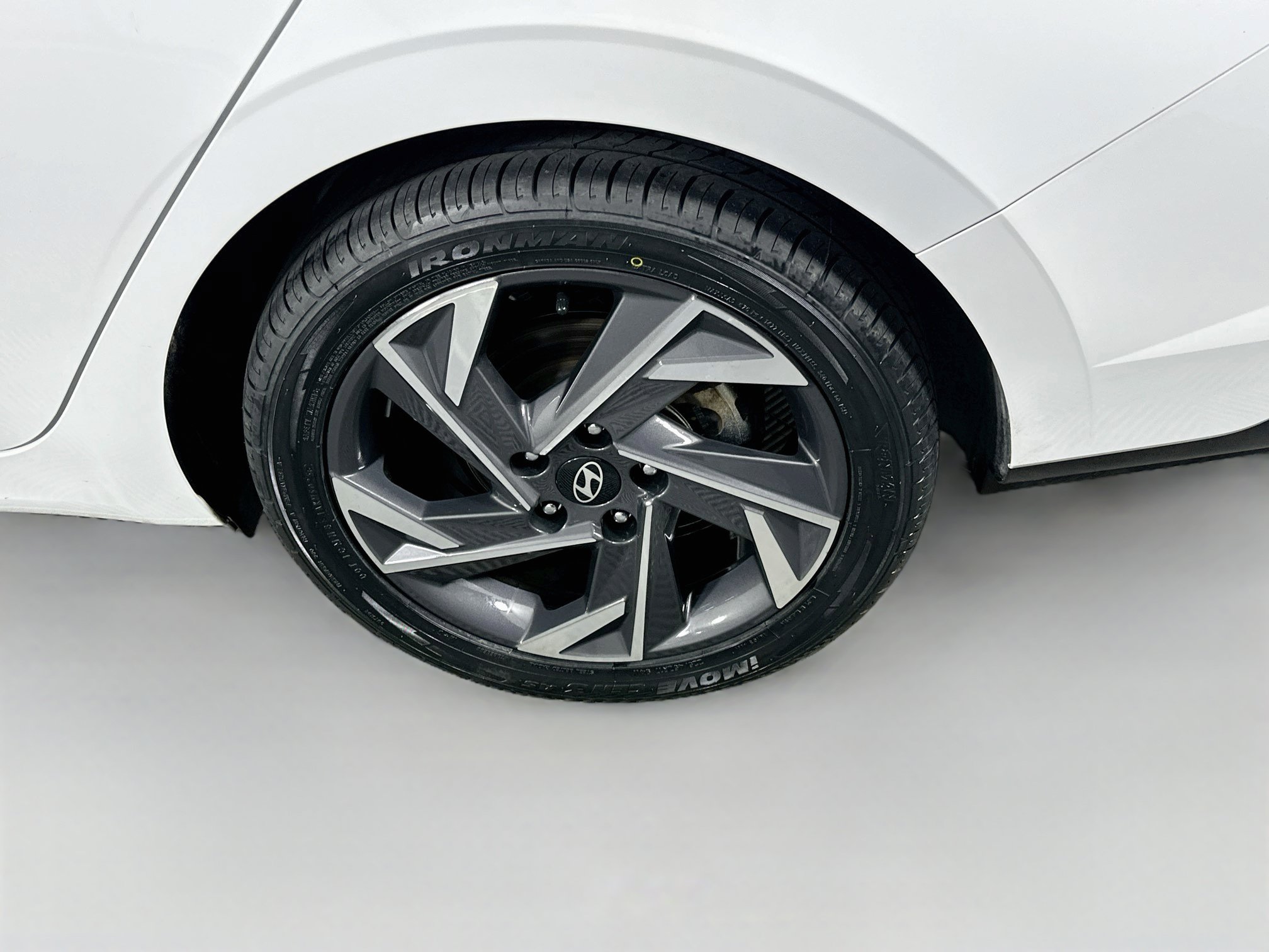 Used 2025 Hyundai Elantra SEL FWD image 11