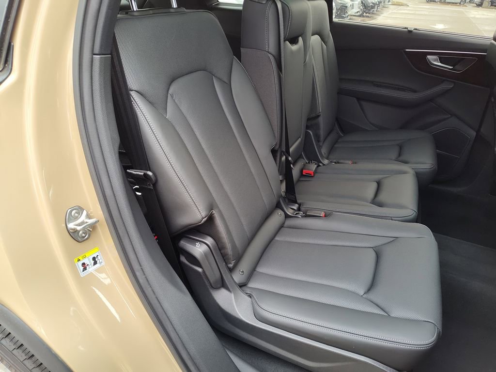 New 2025 Audi Q7 3.0T Prestige image 13