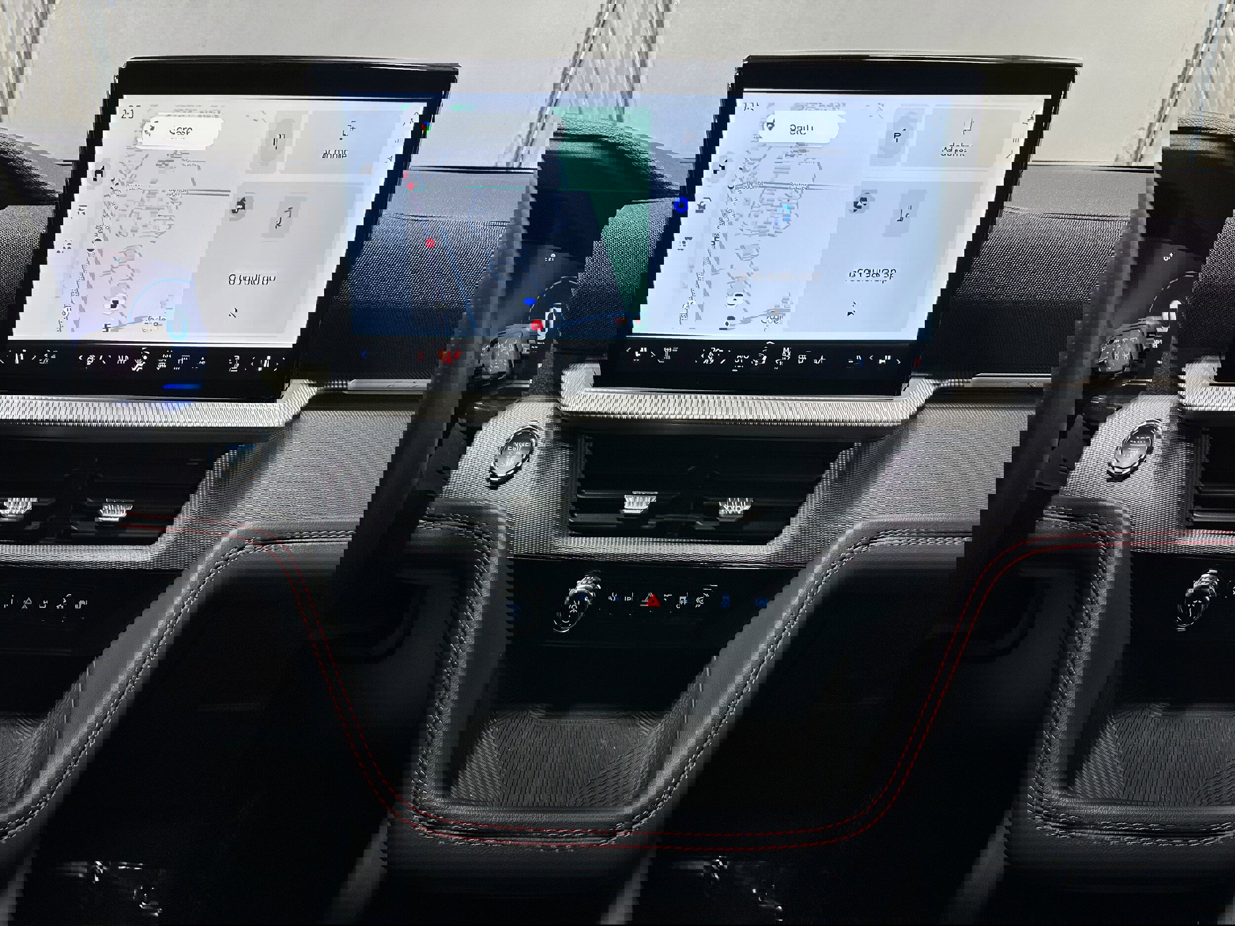 Certified 2025 Ford Explorer ST-Line image 19