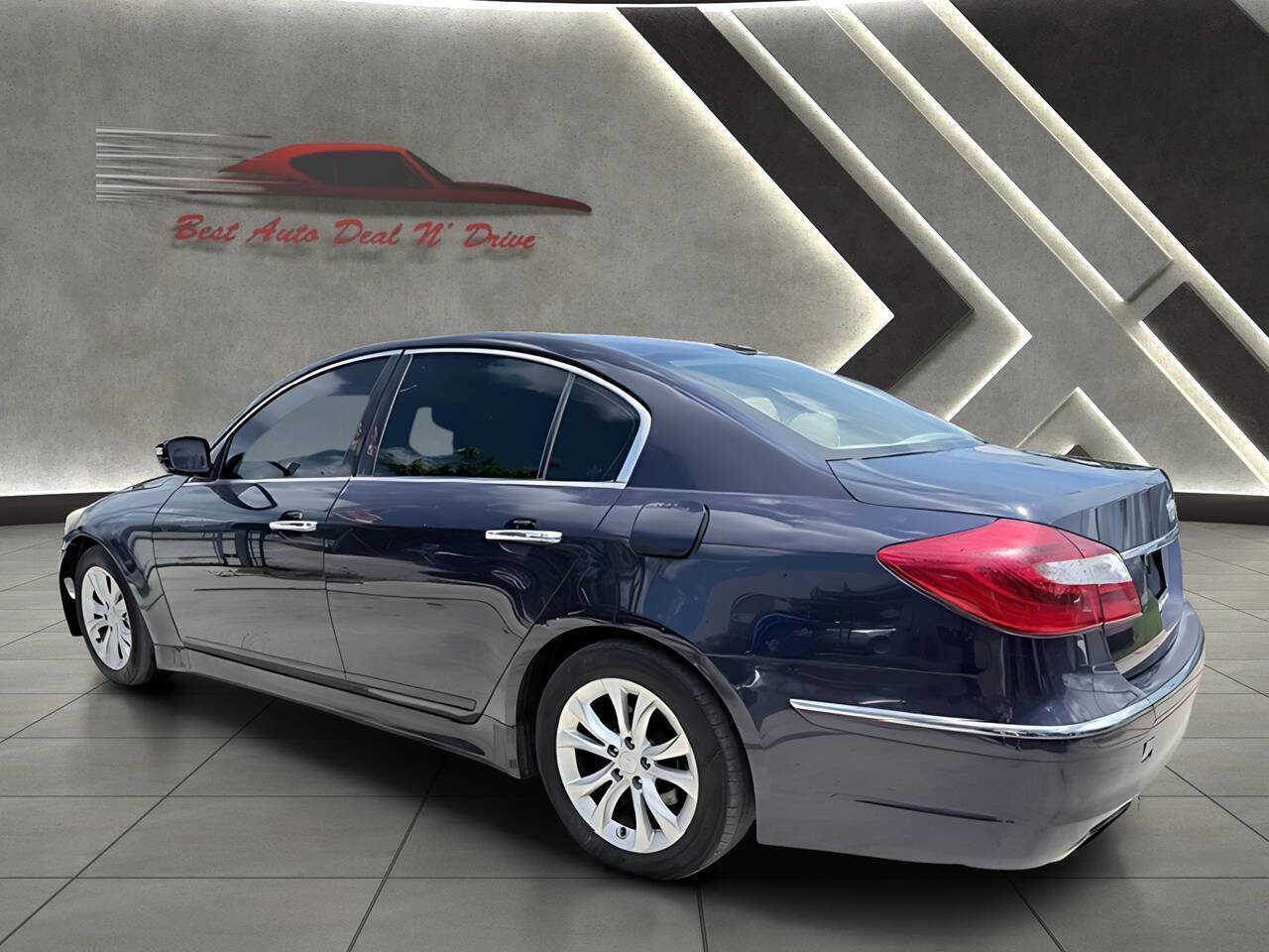 Used 2013 Hyundai Genesis 3.8 RWD image 6