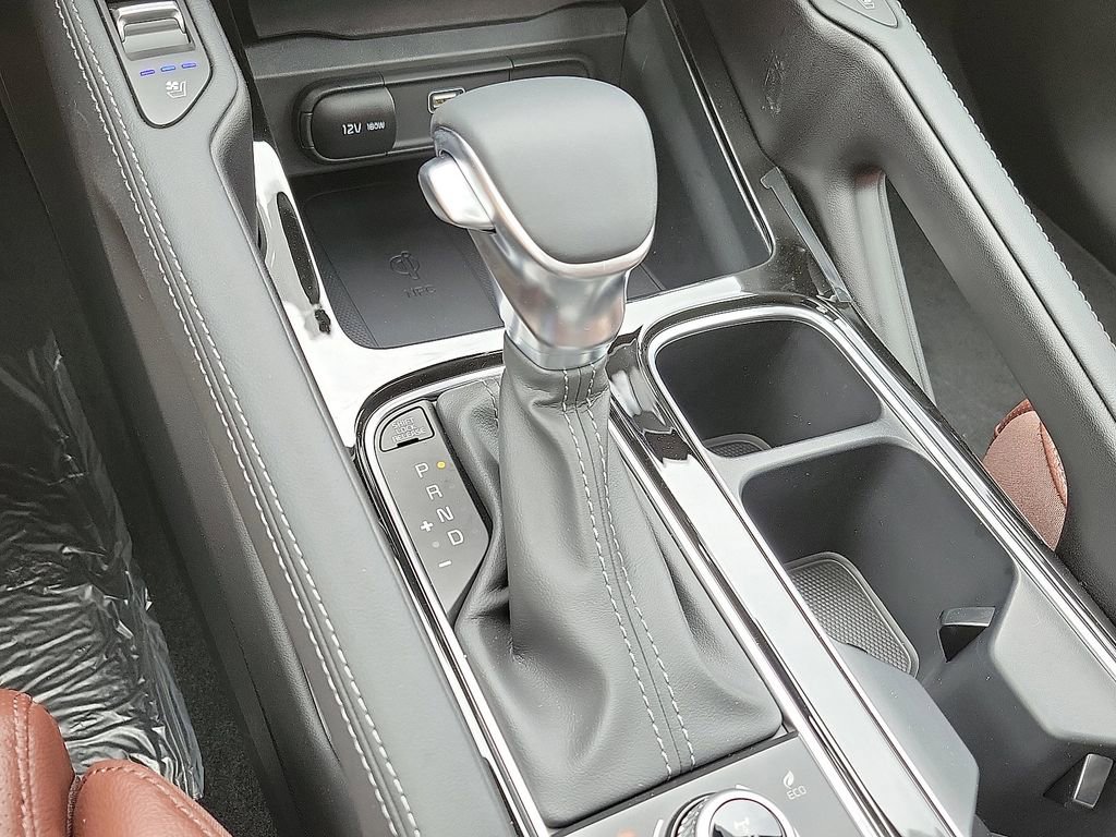 Used 2024 Kia Telluride SX w/ Towing Package image 8