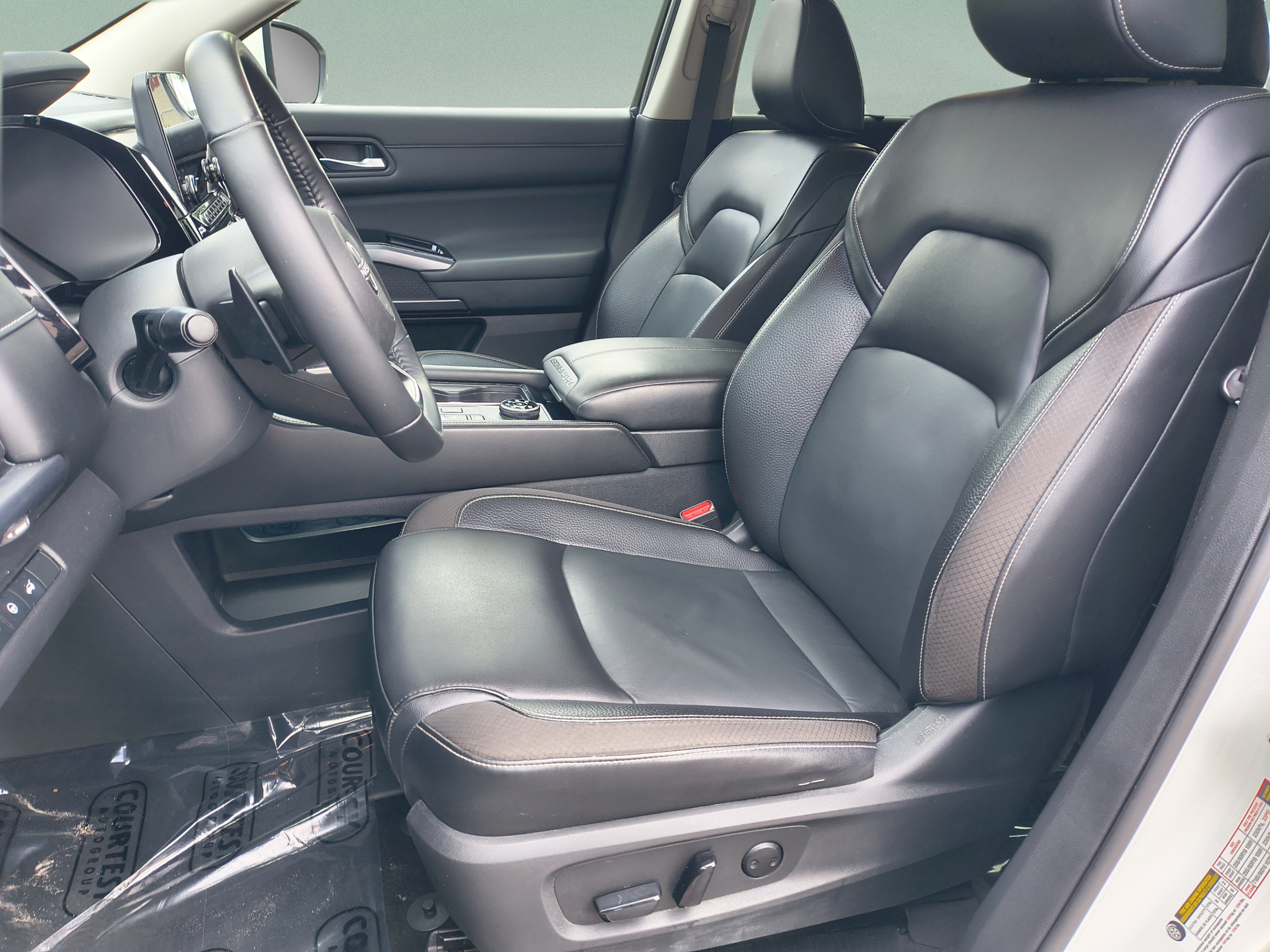 Certified 2022 Nissan Pathfinder SL w/ Cargo Package AWD/4WD image 22