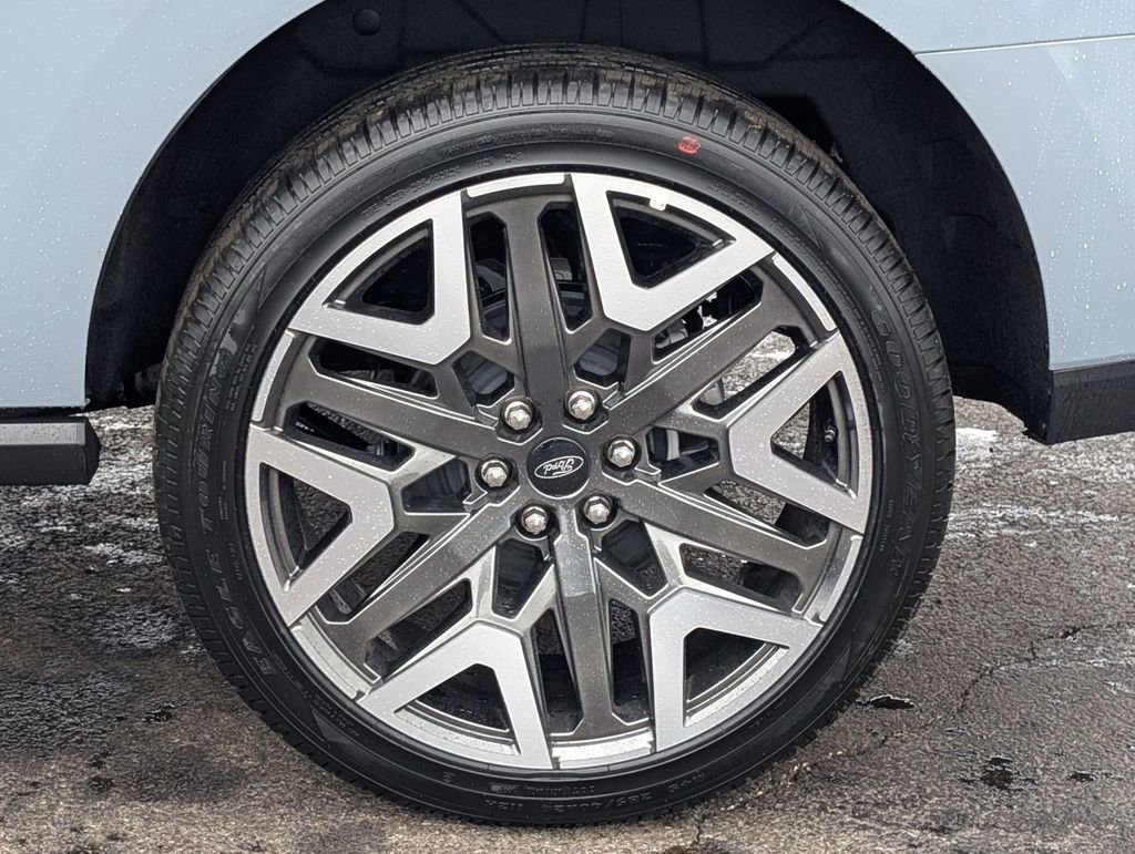 New 2026 Ford Expedition Platinum w/ Platinum Ultimate Package AWD/4WD image 17