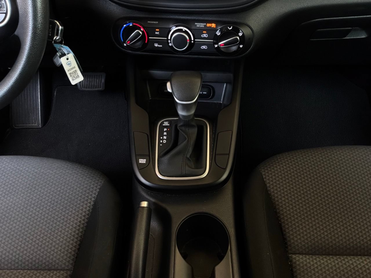 Used 2025 Kia Soul LX w/ LX Technology Package FWD image 13