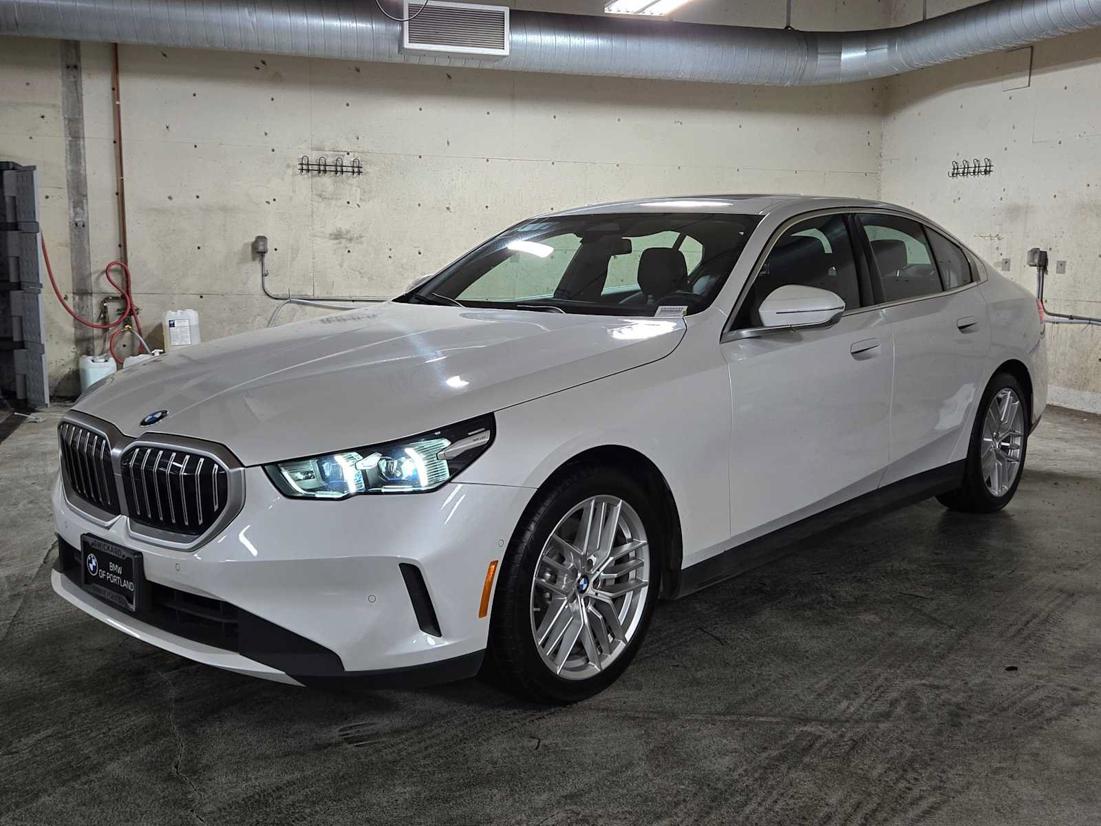 Used 2024 BMW 530i xDrive AWD/4WD image 7
