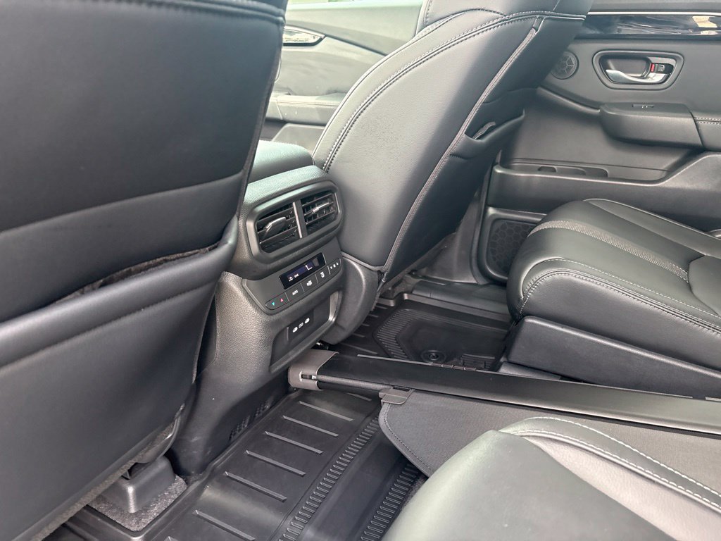 Used 2025 Honda Pilot Touring image 25
