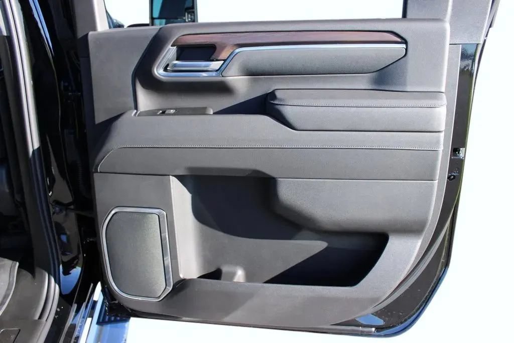 New 2026 GMC Sierra 3500 SLT AWD/4WD image 24