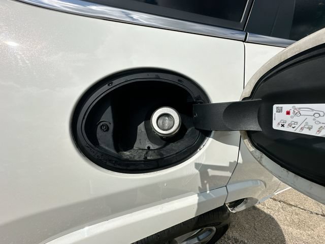 Used 2019 Jeep Cherokee Overland AWD/4WD image 45