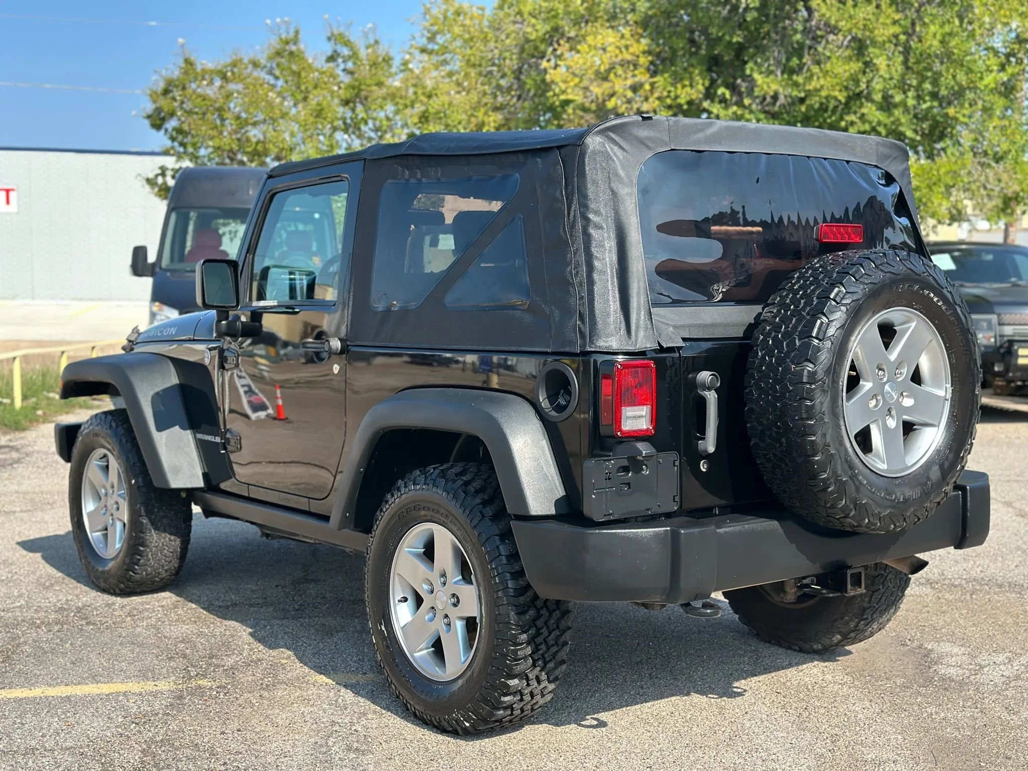 Used 2010 Jeep Wrangler Rubicon w/ Dual Top Group image 4