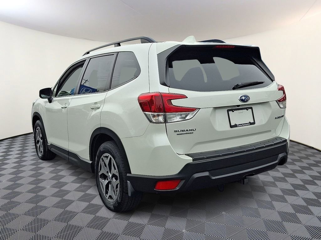 Used 2020 Subaru Forester Premium AWD/4WD image 7
